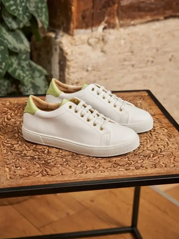Top 10 Marques de Baskets Écoresponsables pour Un Style Éthique et Tendance 7 Minuit sur Terre